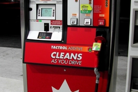 В охваченной пожаром канадской Альберте автогаз продавался за бесценок - Reuters