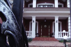 Активисты узнали, где живет Юрий Луценко