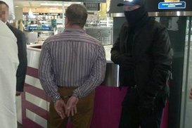 Поймали на взятке: СБУ задержала столичных  чиновников "на горячем"