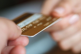 Зарплату – на карты