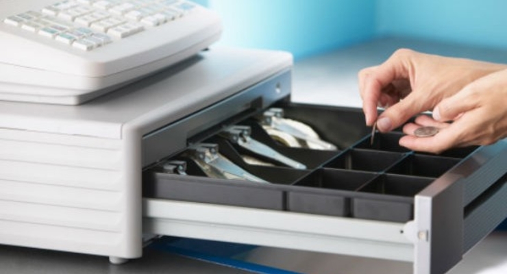 Кассой берут