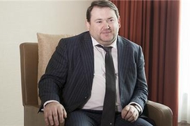 Чистая продажа украинцами валюты в июне составила $379 млн