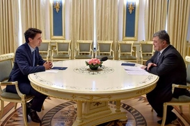 ЗСТ с Канадой за 7 лет снимет 99% барьеров в торговле - Порошенко