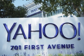 Компания Yahoo несет убытки