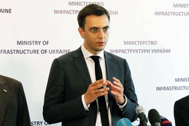 Почему так много: Омелян аргументировал высокие зарплаты глав Укрпочты и УЗ