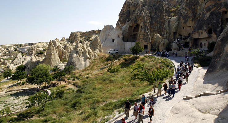 Военный путч не помешал росту потока украинских туристов в Турцию