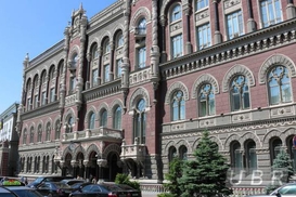 НБУ не планирует интервенций в поддержку гривны