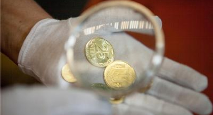 С начала года гривна девальвировала к доллару на 6% - НБУ