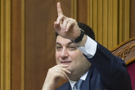 С первого декабря повысят зарплаты и пенсии - Гройсман