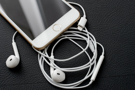 Все iPhone 7 завезены в Украину нелегально - Насиров