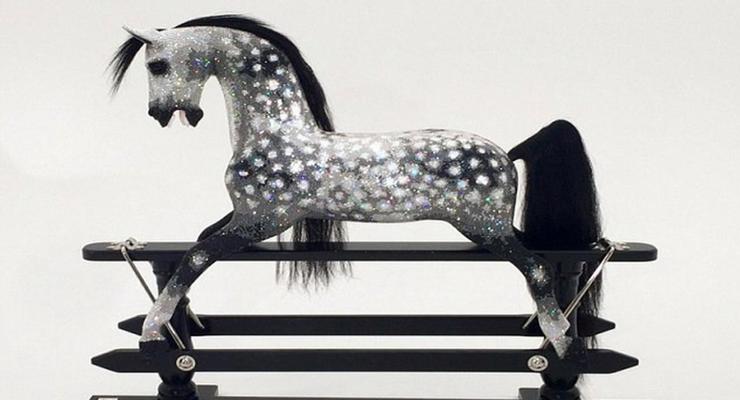 В Британии создали игрушку из серебра за 122 тысячи долларов
