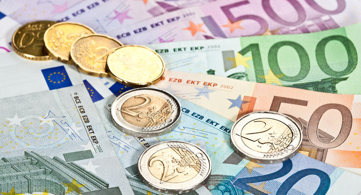 Курс евро на межбанке опустился ниже 28 гривен