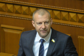 Нардеп Тетерук пожаловался на маленькую зарплату и потребовал ее поднять