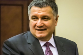 Аваков задекларировал коллекции картин и около 800 бутылок вина