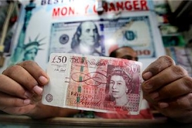 Фунт в паре с долларом в октябре потерял около 6%