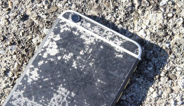 В Женеве презентовали карбоновый iPhone 7 за 17 тысяч долларов