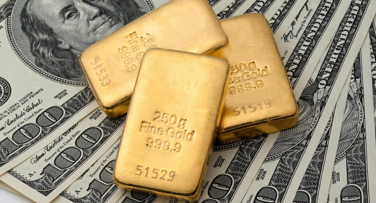 Стоимость золота начала расти после достижения минимума с июня