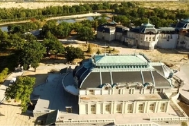 Экс-регионал переоформил имение, которое пыталась отсудить Украина