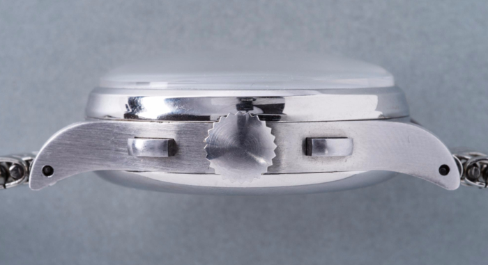 Часы времен Второй мировой продали на аукционе за 11 миллионов долларов