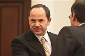 Тигипко поможет грекам покинуть Украину