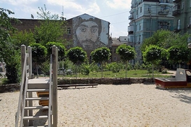 Продолжение следует: Скверу Небесной сотни вернули землю