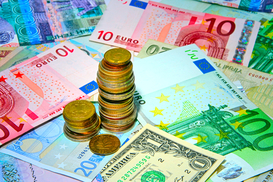 Гривневые сбережения дешевеют, а валютные - дорожают