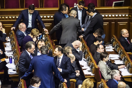 Депутаты разрешили увеличить госдолг в случае скачков курса