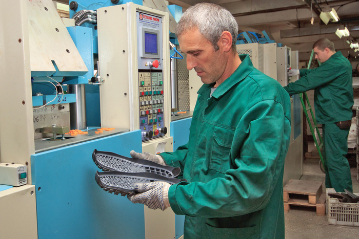 Как производят обувь на украинской фабрике МИДА