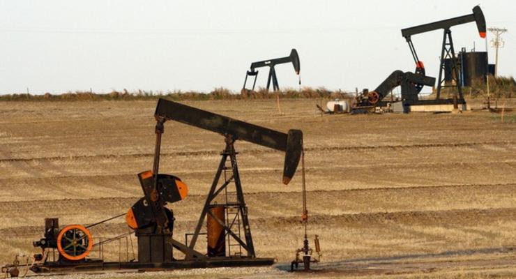 Цены на нефть снижаются на данных о запасах сырья в США