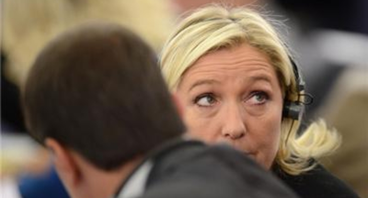 Россия требует у Ле Пен вернуть кредит на ?9 млн