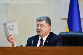 Порошенко в Одессе: дорогу на родину президента нужно достроить
