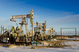 Нефть торгуется выше 56 долларов за баррель