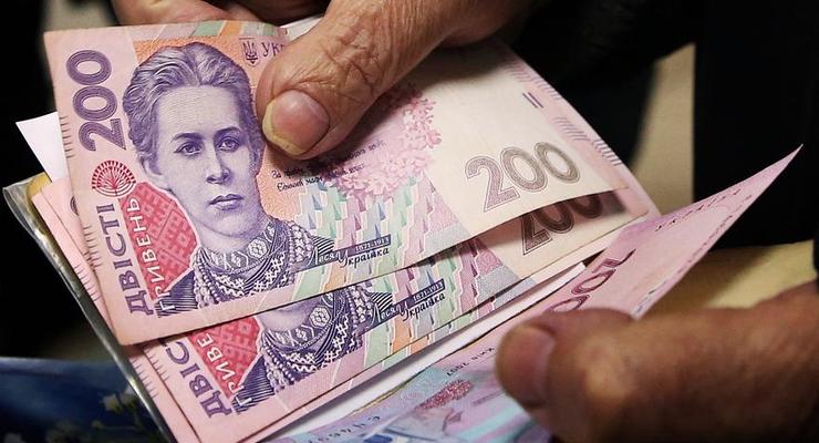 Осторожно, подделка: как отличить фальшивые 200 гривен