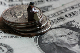 НБУ укрепил гривну на 10 копеек