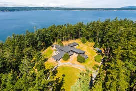 В США выставили на продажу остров-тезку Трампа с большим домом