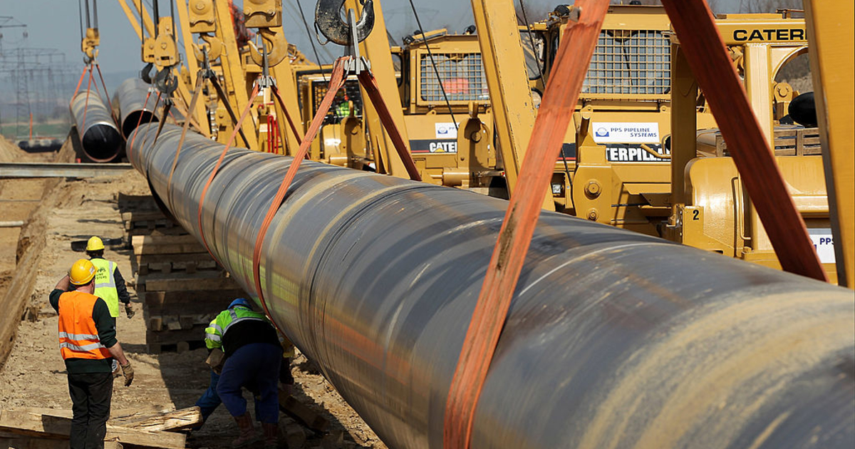 слесарь авр водопроводных сетей. стройка газопровода. узел магистрального газопровода крановый узел. монтаж участка трубопровода. трубы для магистральных газопроводов газпром 1420 italsider.