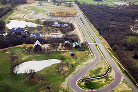 Toyota возвела для своих сотрудников поместье с гоночным треком