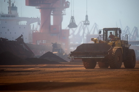 Цены на железную руду могут упасть на треть