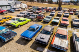 В Канаде выставили на продажу кладбище автомобилей