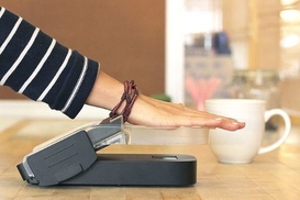 В шведской компании персоналу начали вживлять микрочипы