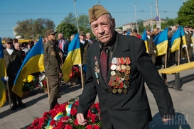 Кому и сколько денег положено ко Дню Победы