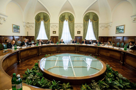 НБУ выпустил две монеты, посвященные замку в Каменец-Подольске