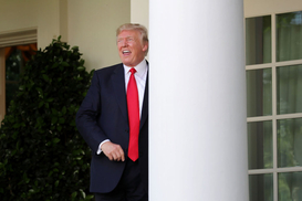 Из-за решения Трампа цена на нефть упала ниже 50 долларов за баррель