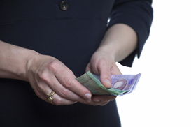 Стало известно, как менялась зарплата украинцев в годы независимости