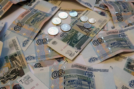 Курс рубля падает на фоне обвала на рынке нефти накануне