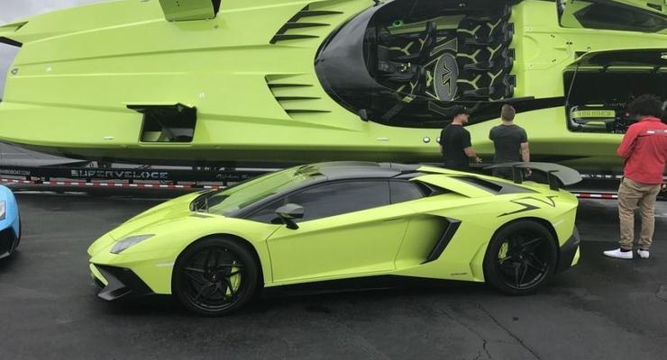 Роскошный Lamborghini вместе с катером продают за 2,2 миллиона долларов