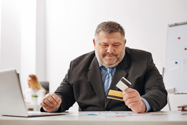 Украинцы отказываются от кредитов и оформляют займы в экстренных ситуациях