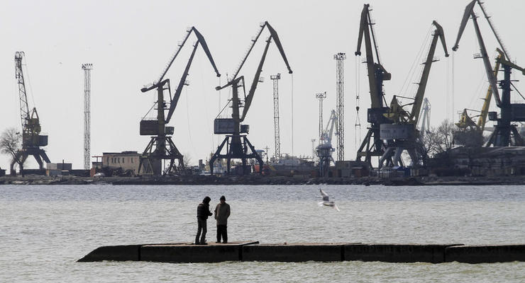 Китайская компания начала углублять дно в порту Южный