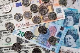 НБУ укрепил гривну на семь копеек