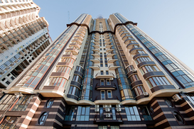 Родственники главы СБУ за один день купили четыре квартиры - СМИ